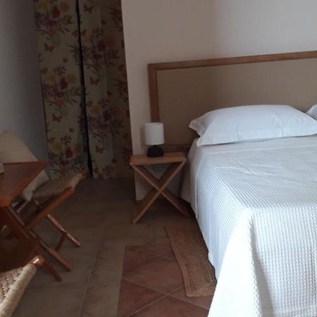 Cottage La Roccia Merine Exterior foto
